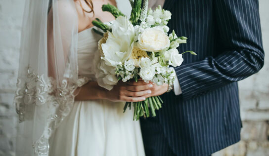 Qué aspectos de tu boda puedes avanzar desde casa. Te contamos cómo hacerlo