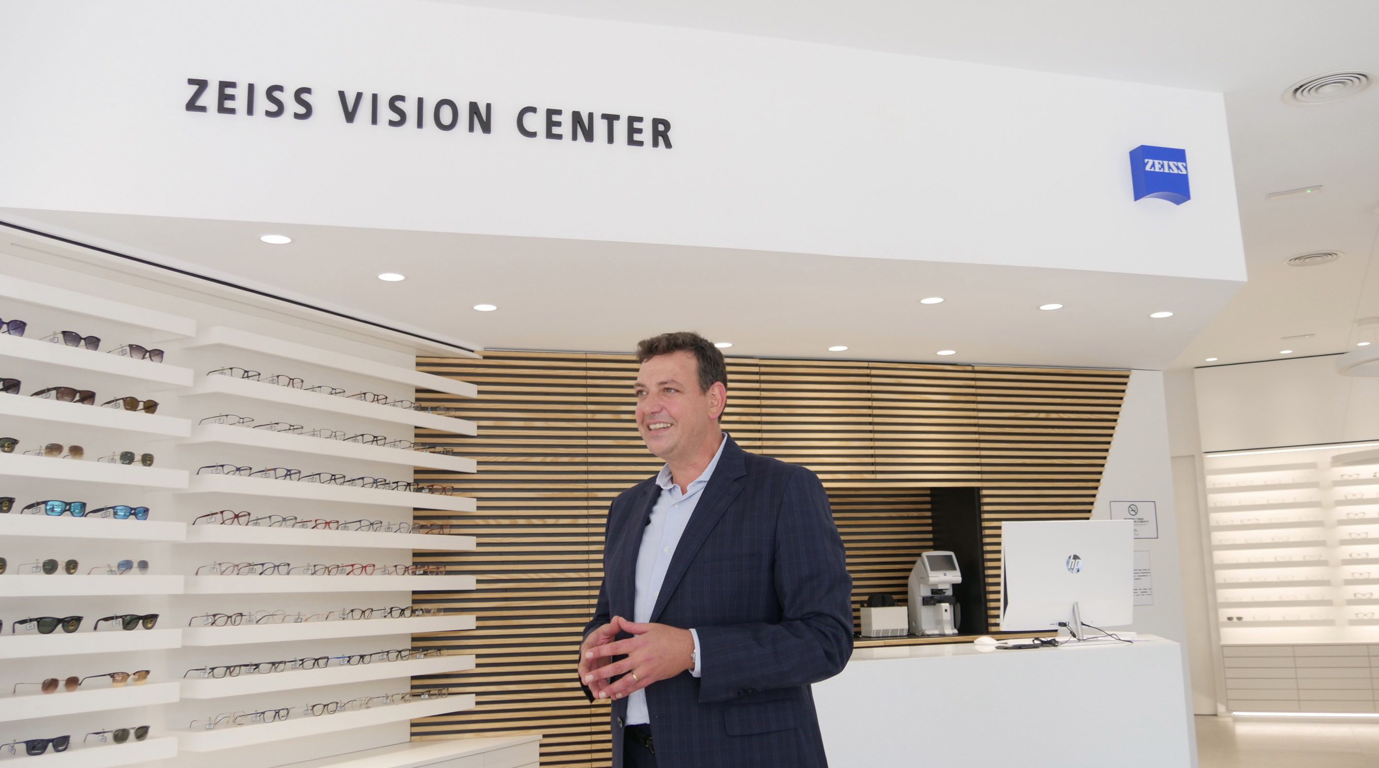 ZEISS VISION CENTER Viapol rompe la barrera online-offline gracias a la prueba virtual de monturas