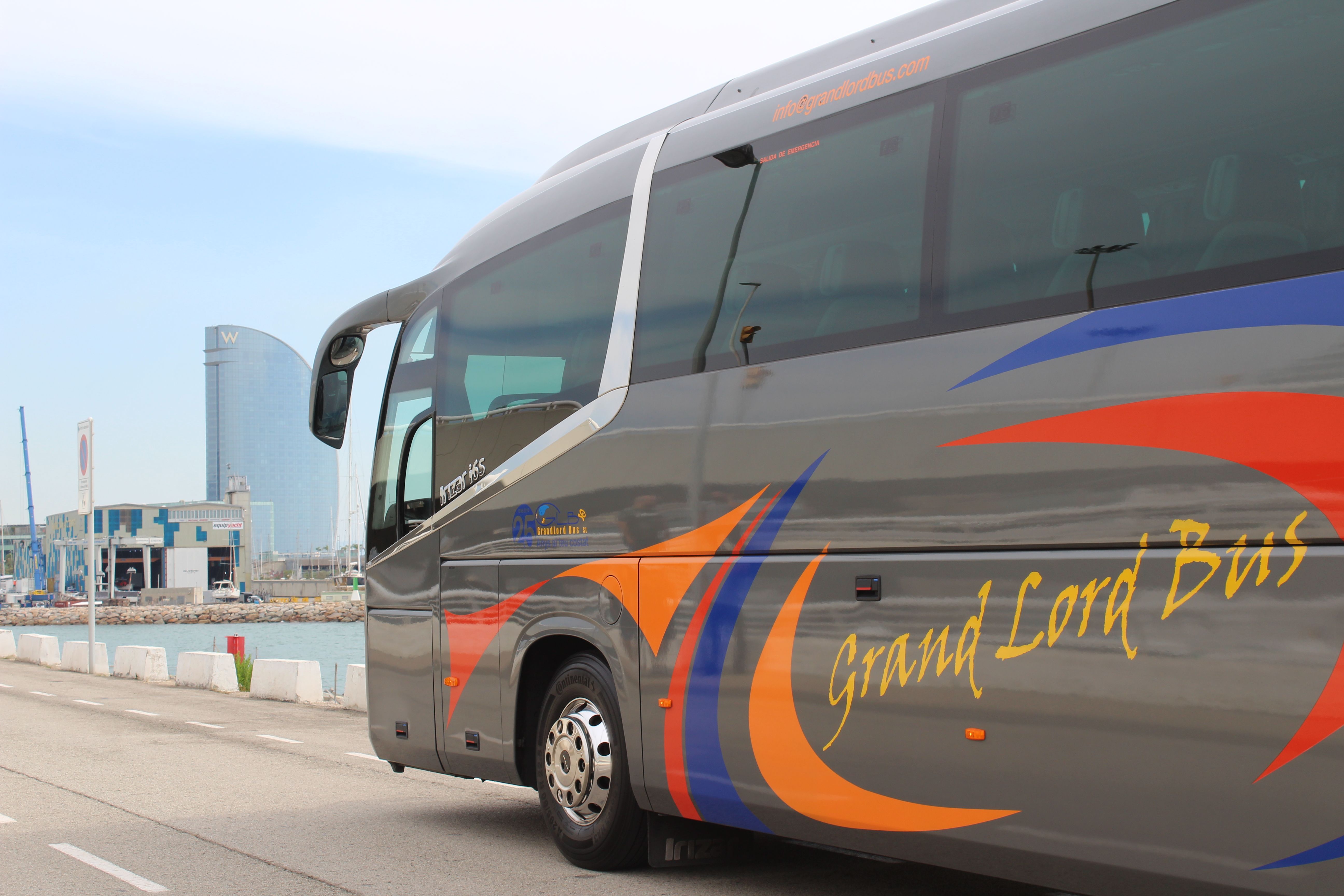 Grand Lord Bus lanza tienda online para presentar tres tipos de trayectos privados