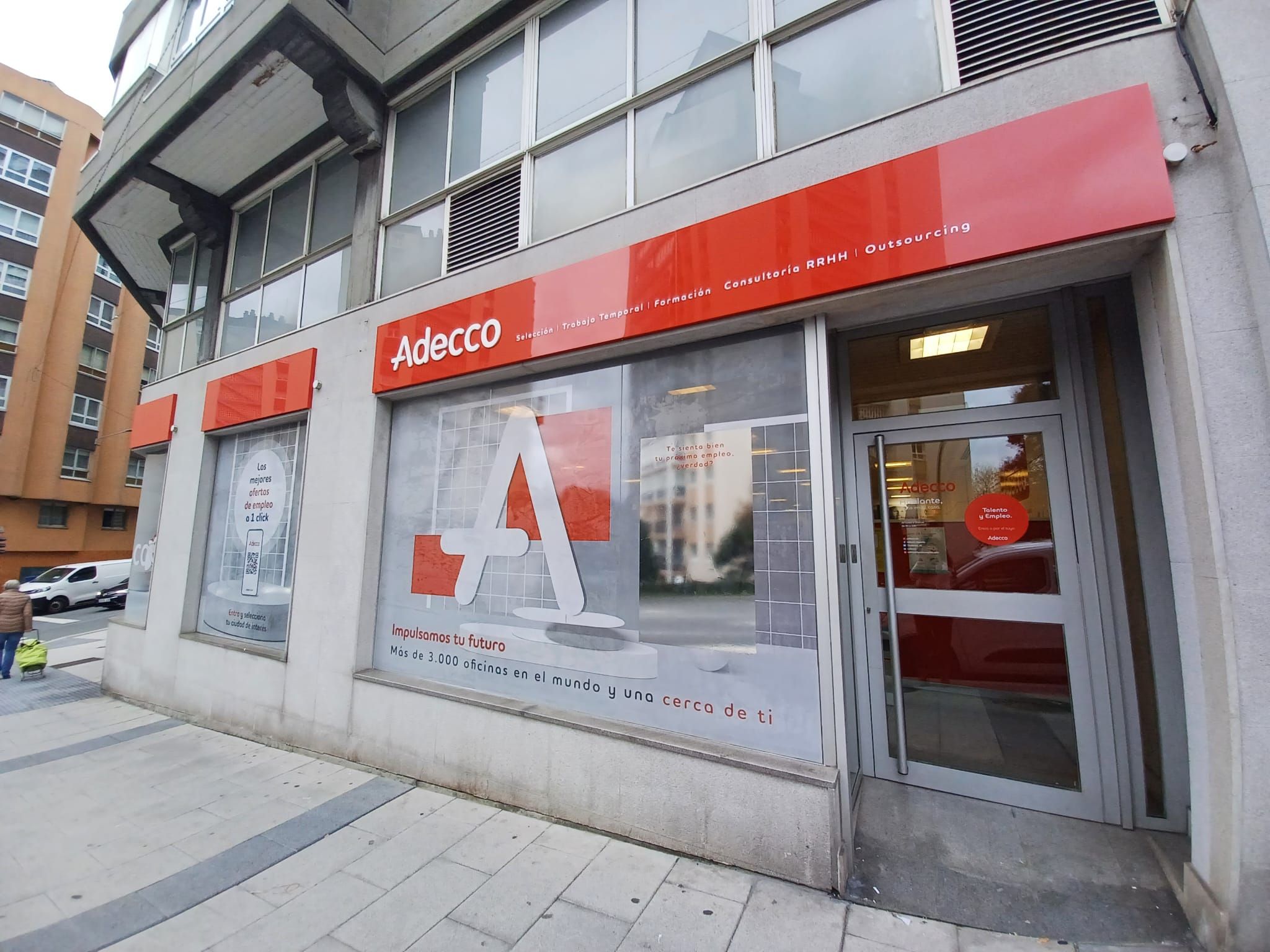 Adecco busca 250 trabajadores/as en Barcelona, Lleida y Girona