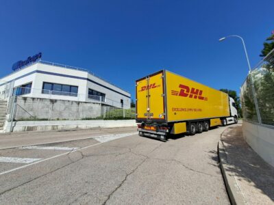 DHL Freight realiza su primer transporte, completamente sostenible, con un camión Volvo FH 42 Tractor Electric