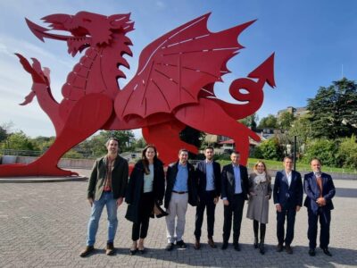 Representantes de la estrategia microelectrónica y de semiconductores de Euskadi visitan la Semana Tecnológica de Gales para identificar oportunidades de colaboración
