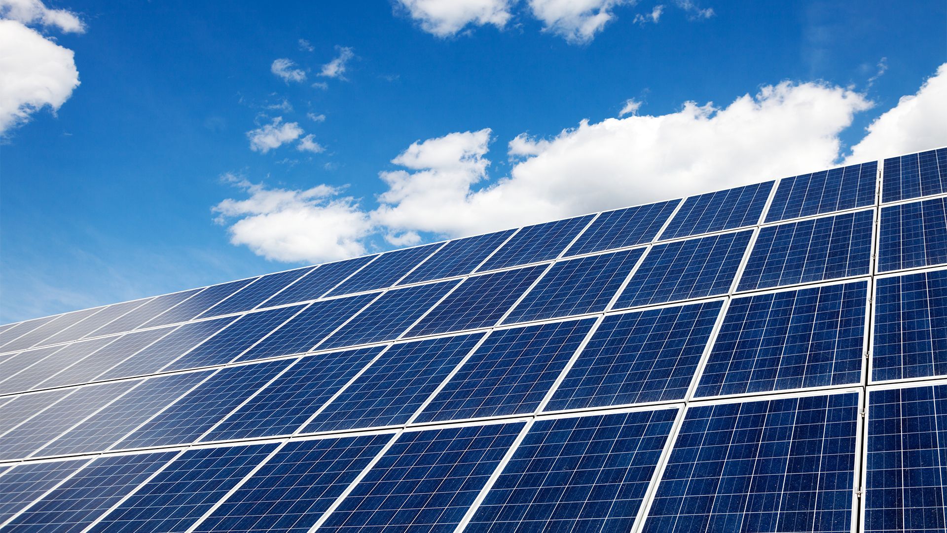 EiDF Solar cierra la venta de una cartera de PPAs de autoconsumo de 39 MW a Finlight Corporate