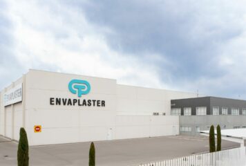 Envaplaster, empresa navarra dedicada a la fabricación de envases sostenibles, adquiere Sarabia Pack
