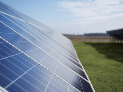 Las renovables superarán los 149 TWh y representarán el 56% del mix energético en España en 2025, según OBS Business School