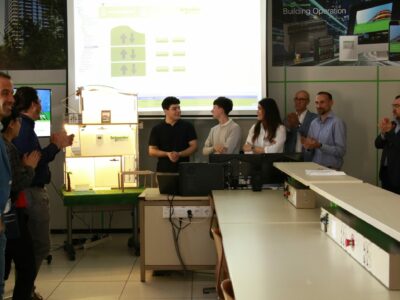 Schneider Electric inaugura su aula formativa en el Colegio Salesianos Atocha de Madrid
