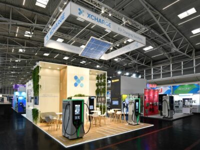 XCharge EU presenta su solución de microrredes y la renovada gama C7 en Power2Drive 2025