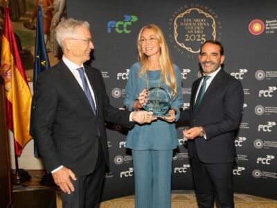 Esther Alcocer Koplowitz, galardonada con el Premio de Oro Eduardo Barrachina 2025
