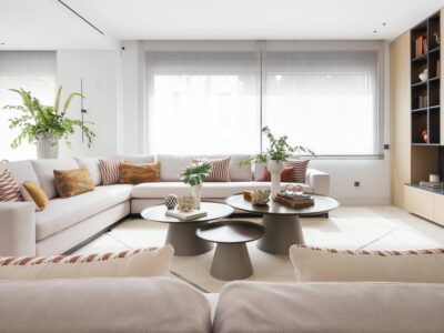 Cojines con diseño, textura y confort: los imprescindibles para redecorar cualquier rincón este otoño