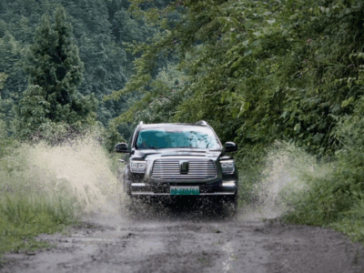 Prensa internacional en Dujiangyan: la tecnología Hi4 de GWM brilla con luz propia