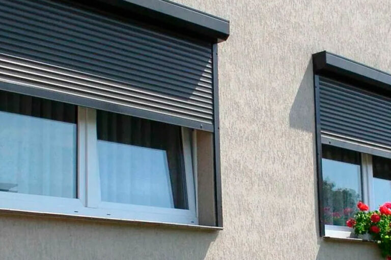 ¿Cuánto cuesta arreglar una persiana? Fallos que puedes solucionar gratis y cuándo es necesario el persianista