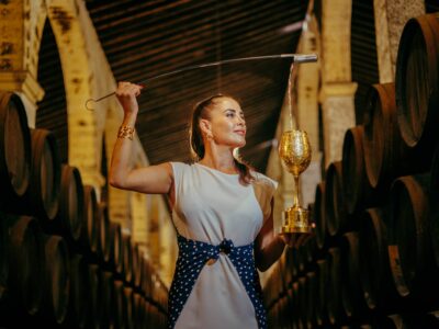 Ruth Amaya recibe el premio Wine Events en los Vinoinfluencers World Awards 2025
