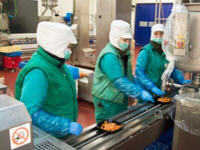 Emcesa incrementa un 15% su plantilla para afrontar la campaña de Navidad