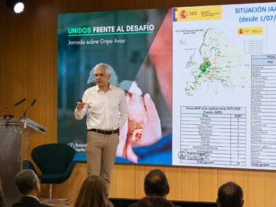 Investigadores, autoridades y profesionales analizan el avance de la influenza aviar en España
