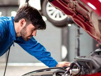 Formación Universitaria impulsa la capacitación técnica en automoción con su programa preparatorio oficial