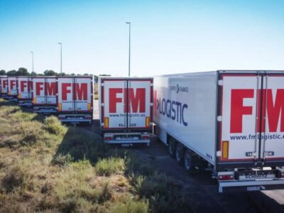 FM Logistic Ibérica refuerza su flota con 40 nuevos tráilers rotulados para consolidar corredores de transporte más robustos