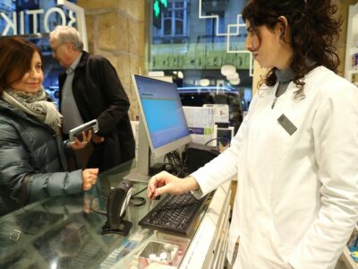 El Colegio de Farmacéuticos de Gipuzkoa presenta el arranque de la receta electrónica para los 4.029 mutualistas concertados de Muface en el territorio