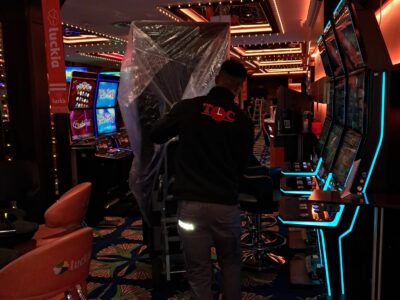 Top Courier impulsa el transporte especializado para el sector del juego en España