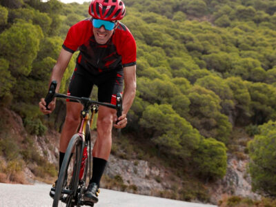 La importancia de los calcetines para ciclismo: mucho más que un accesorio