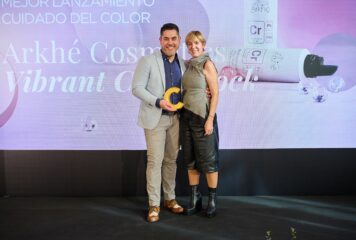 Arkhé Cosmetics gana el Premio Clara 2025 a Mejor Lanzamiento de Cuidado del Color con Vibrant Color Lock