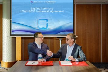 Sungrow y Delta Capacity refuerzan su colaboración con un acuerdo marco de 1 GWh BESS firmado en el Energy Storage Summit