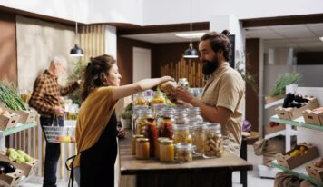 BioPalacín Planet refuerza su compromiso con el comercio local con su tienda de productos km 0