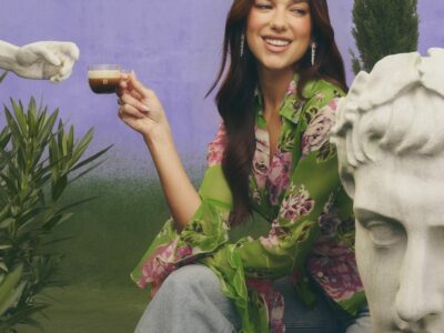 El nuevo mundo Vertuo Up de Nespresso, con la embajadora mundial de la marca, Dua Lipa