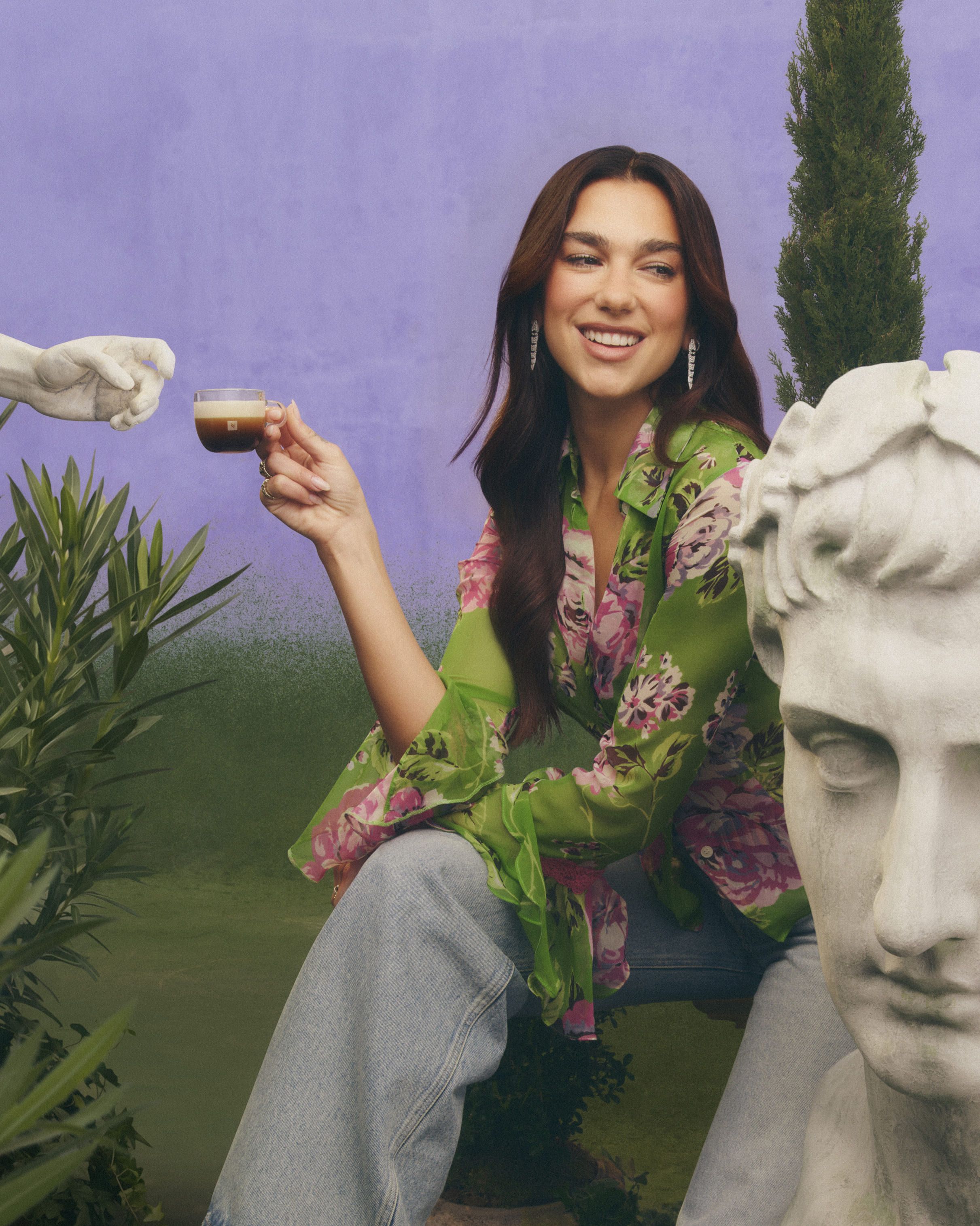 El nuevo mundo Vertuo Up de Nespresso, con la embajadora mundial de la marca, Dua Lipa