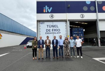 El consejero de Obras Públicas, Vivienda y Movilidad del Gobierno de Canarias visita el túnel de frío de Grupo Itevelesa, una instalación estratégica para el sector del transporte frigorífico ante el fin de la moratoria ATP