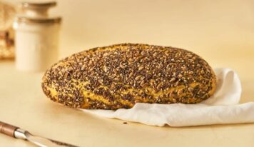 Leon The Baker explica las utilidades del pan de cúrcuma y pimienta negra sin gluten