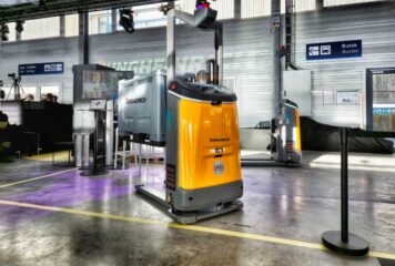 Automatización inteligente para aplicaciones de gran altura: Jungheinrich lanza el robot móvil EAC 212a