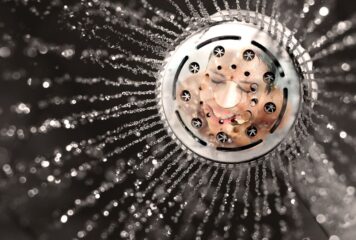 Bosch explica cómo adaptar el consumo de agua caliente sanitaria a los hábitos del hogar durante el verano