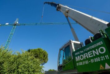 Grúas Moreno supera los 60 años de experiencia con una flota preparada para transportar y elevar cargas de hasta 200 toneladas